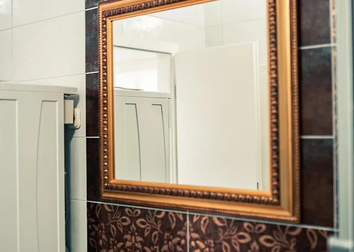 House R&r * מאקרסקה