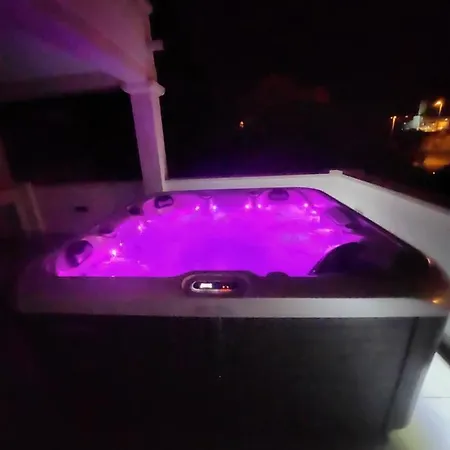 House R&r Apartment