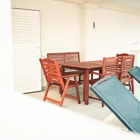 Apartment House R&r Makarska
