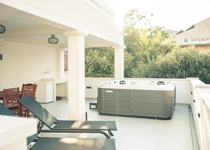 House R&r Макарська