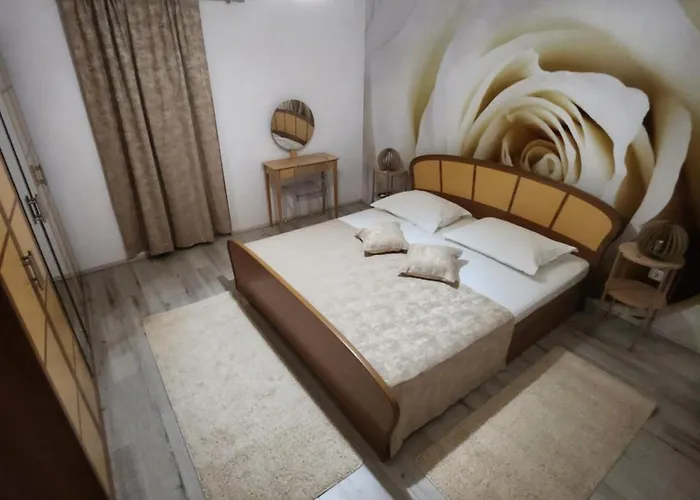 Апартаменти House R&r