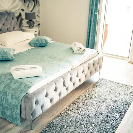 Apartment House R&r Makarska